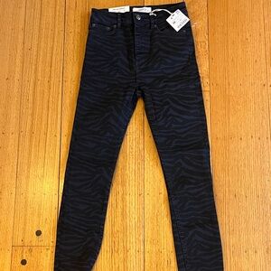 NWT Zara Woman Navy and Black Zebra Print High Rise Skinny Jeans, Size 2